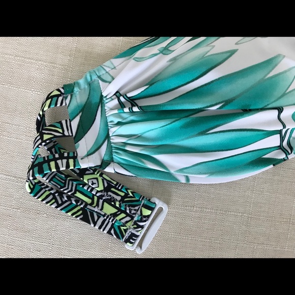 Small Bandeau tropical swim top! - Picture 2 of 4